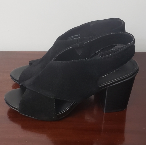 Kenneth Cole Reaction Black Suede "7 Fridah People" Peep Toe Stacked Block Heels - Picture 3 of 10